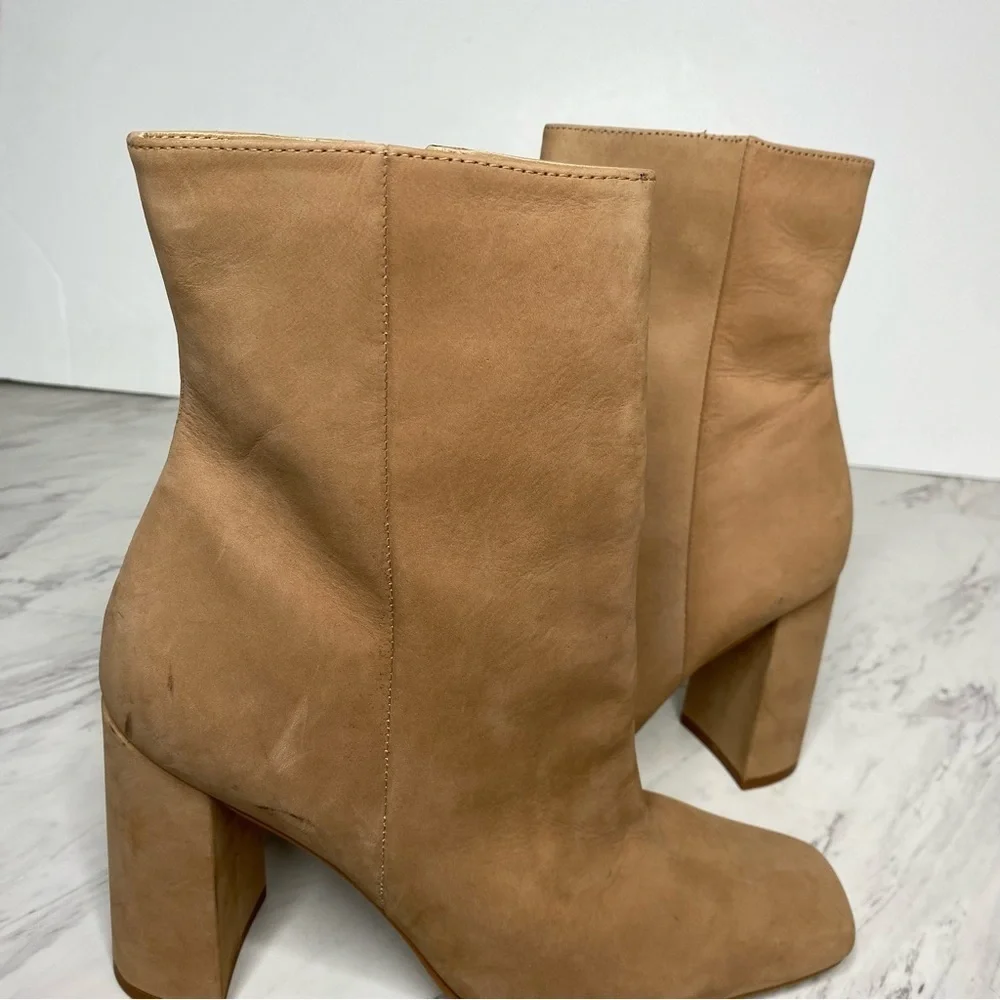 Steve Madden Lourde Tan Nubuck Bootie 8M